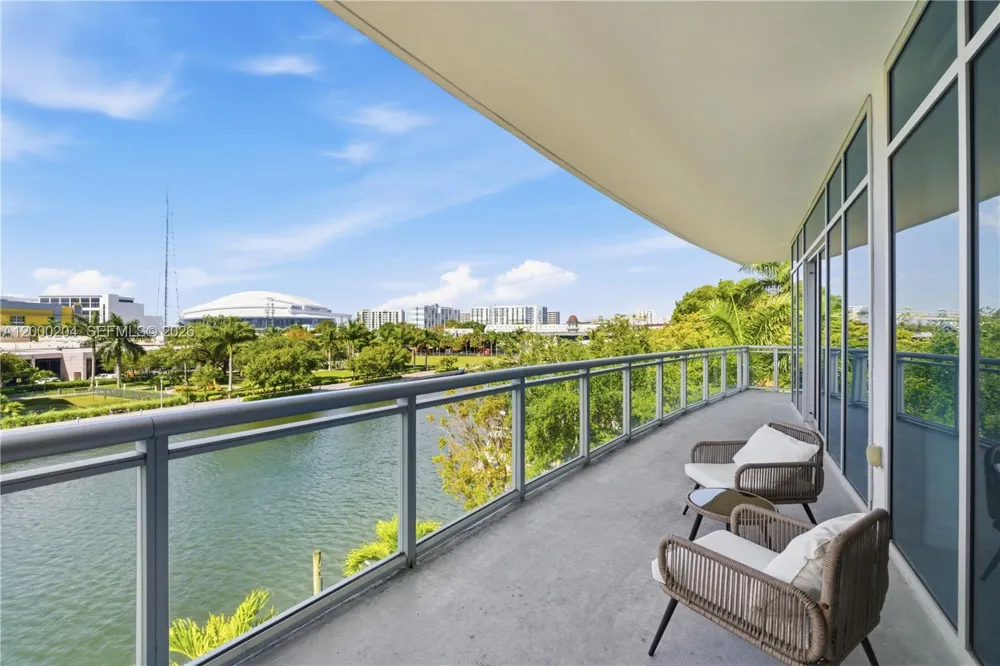 1090 NW N River Dr #404 Miami, FL 33136
