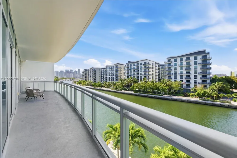 1090 NW N River Dr #404 Miami, FL 33136
