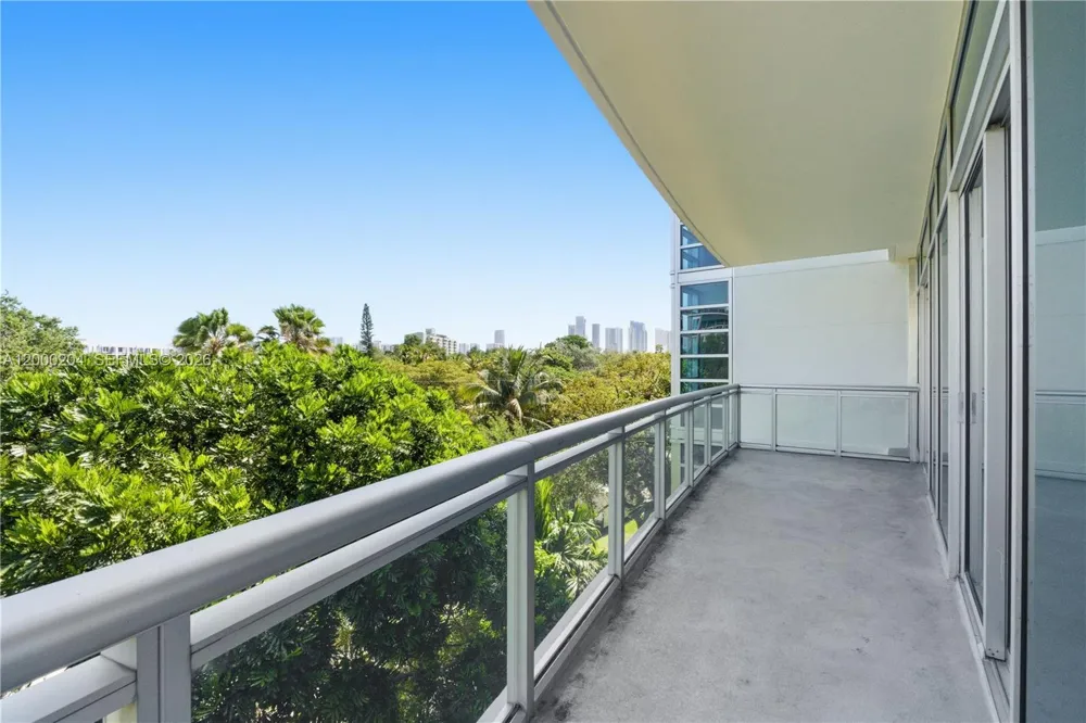 1090 NW N River Dr #404 Miami, FL 33136