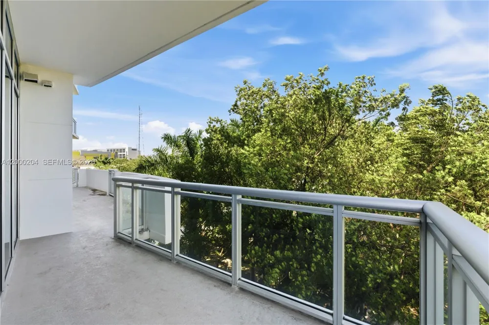 1090 NW N River Dr #404 Miami, FL 33136