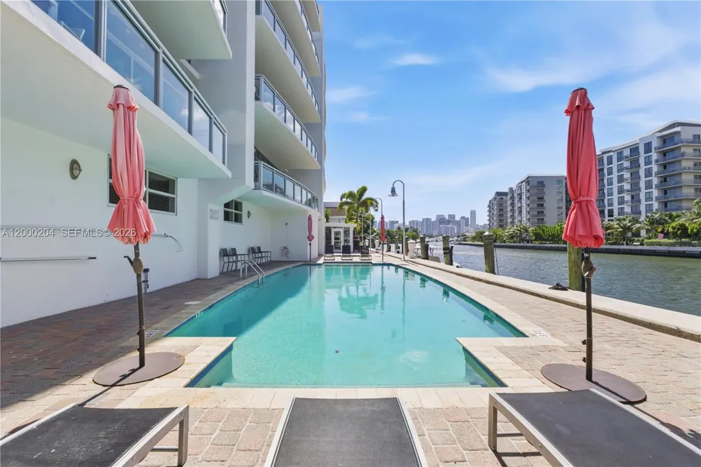 1090 NW N River Dr #404 Miami, FL 33136
