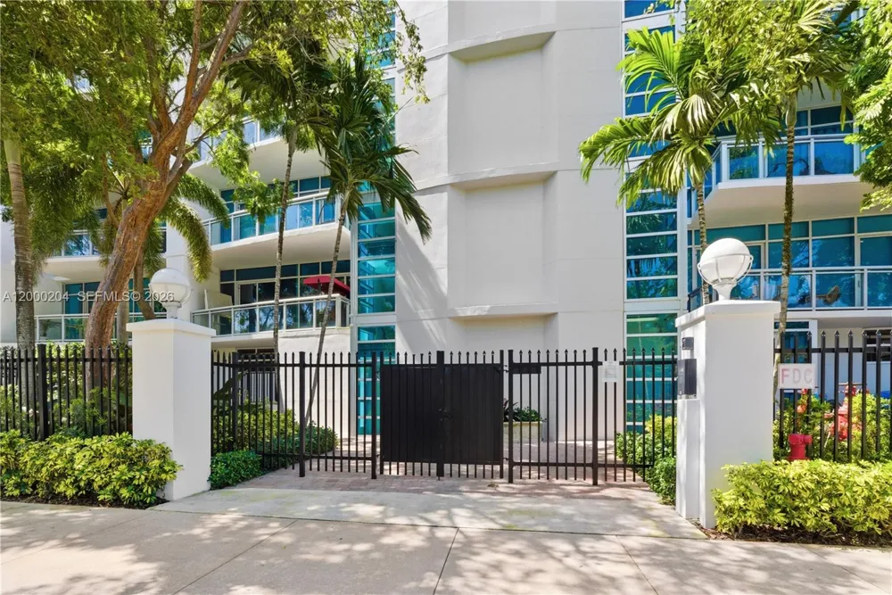 1090 NW N River Dr #404 Miami, FL 33136