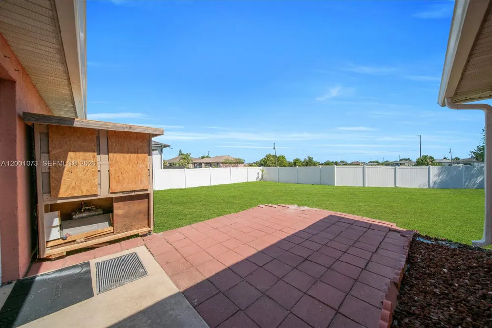 2840 NW 2ND TERRACE Cape Coral, FL 33993