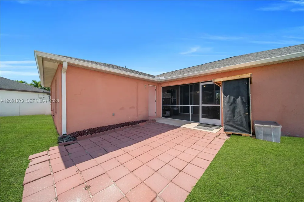 2840 NW 2ND TERRACE Cape Coral, FL 33993