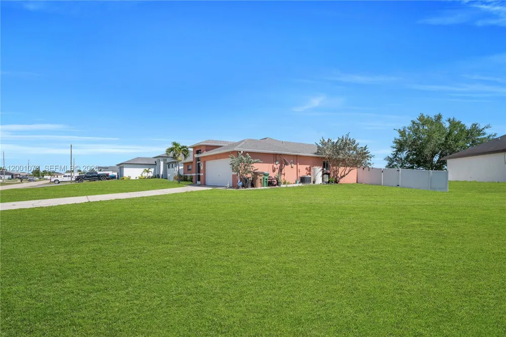 2840 NW 2ND TERRACE Cape Coral, FL 33993