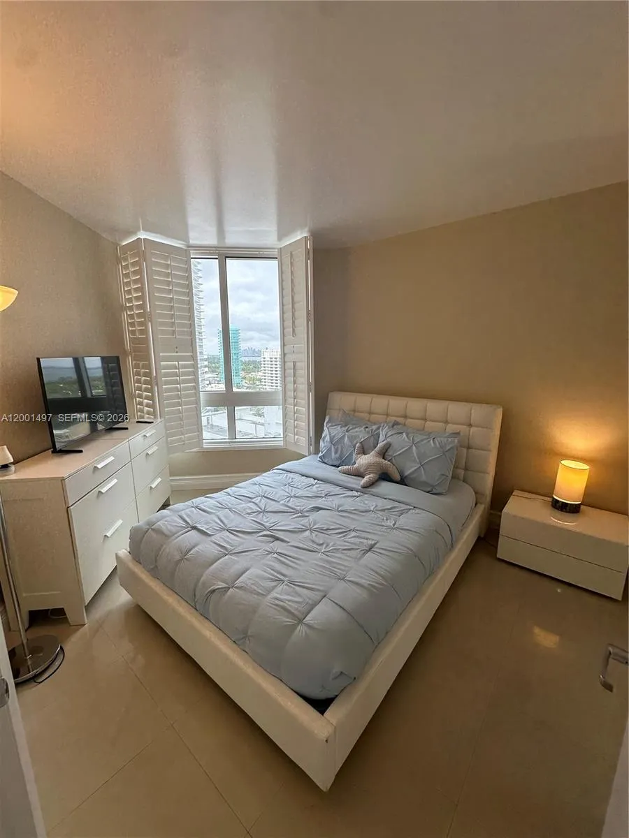 6365 Collins Ave #1703 Miami Beach, FL 33141