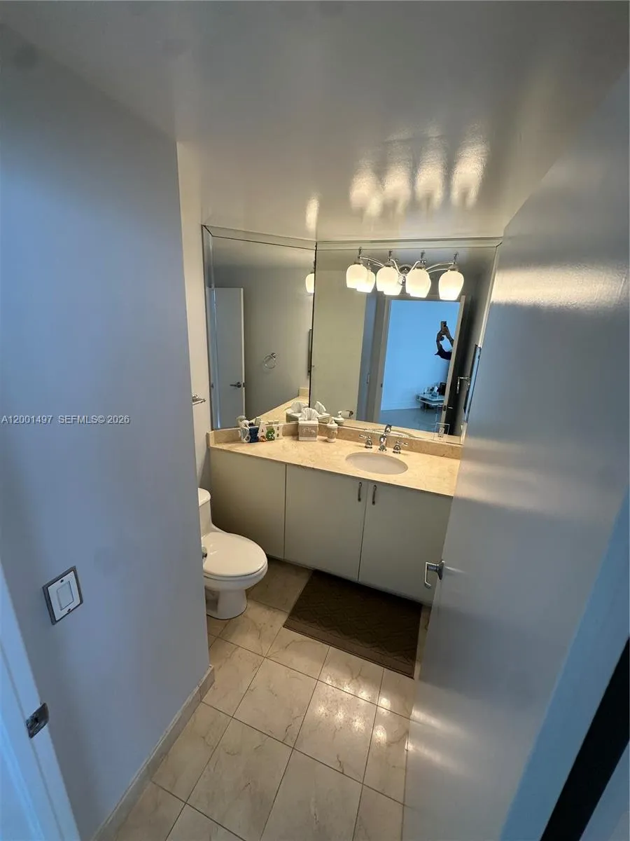 6365 Collins Ave #1703 Miami Beach, FL 33141
