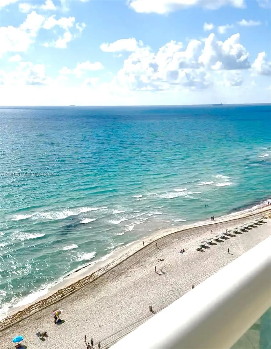 6365 Collins Ave #1703 Miami Beach, FL 33141
