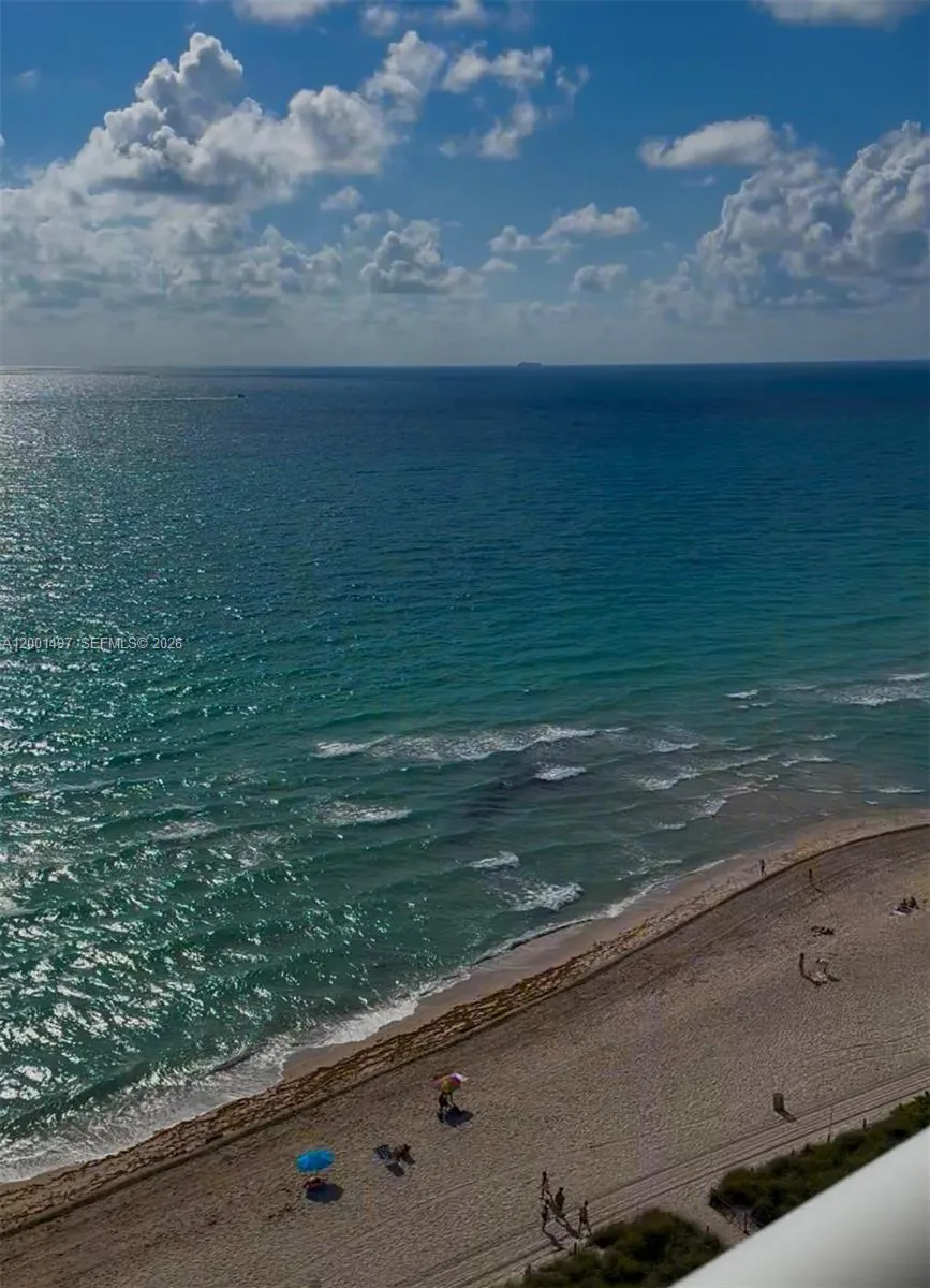 6365 Collins Ave #1703 Miami Beach, FL 33141