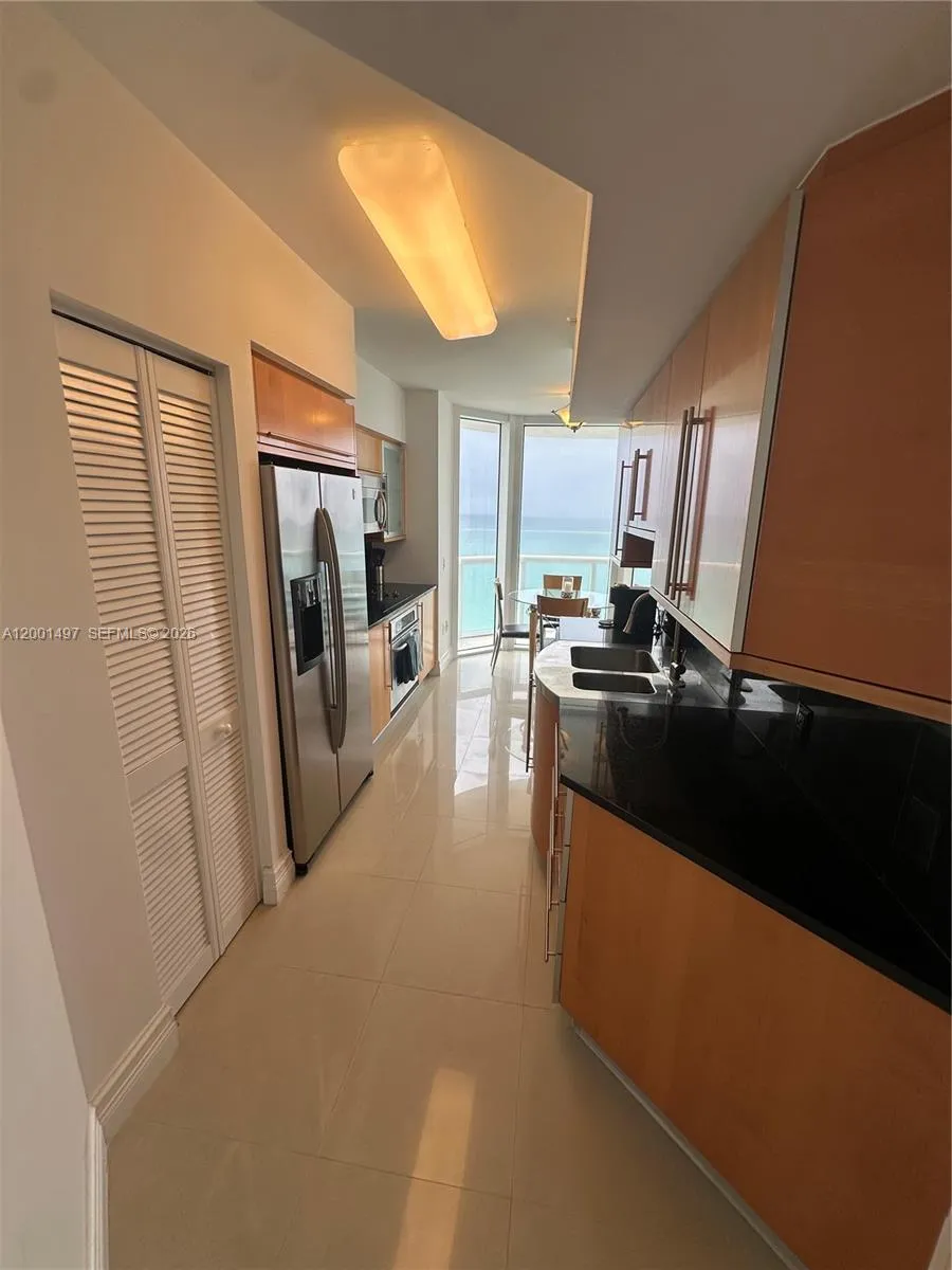 6365 Collins Ave #1703 Miami Beach, FL 33141