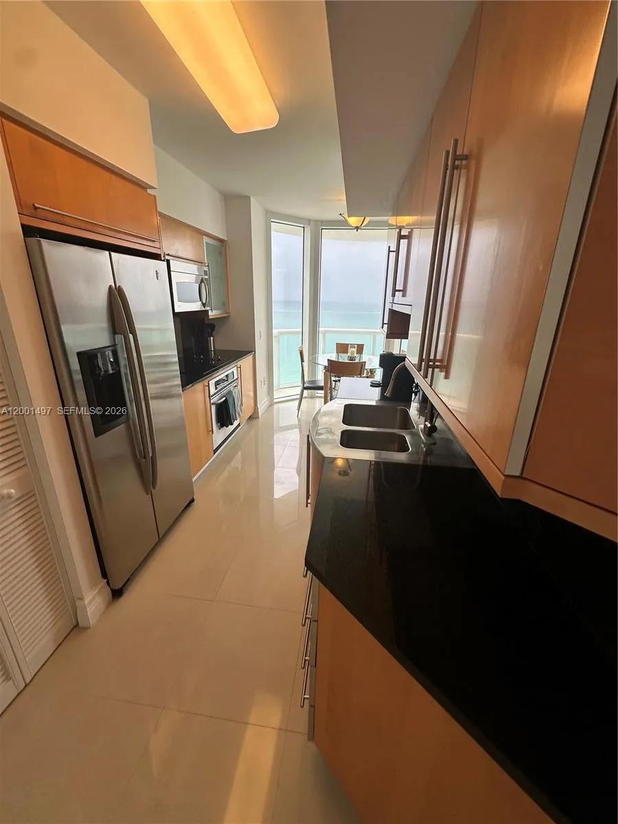 6365 Collins Ave #1703 Miami Beach, FL 33141