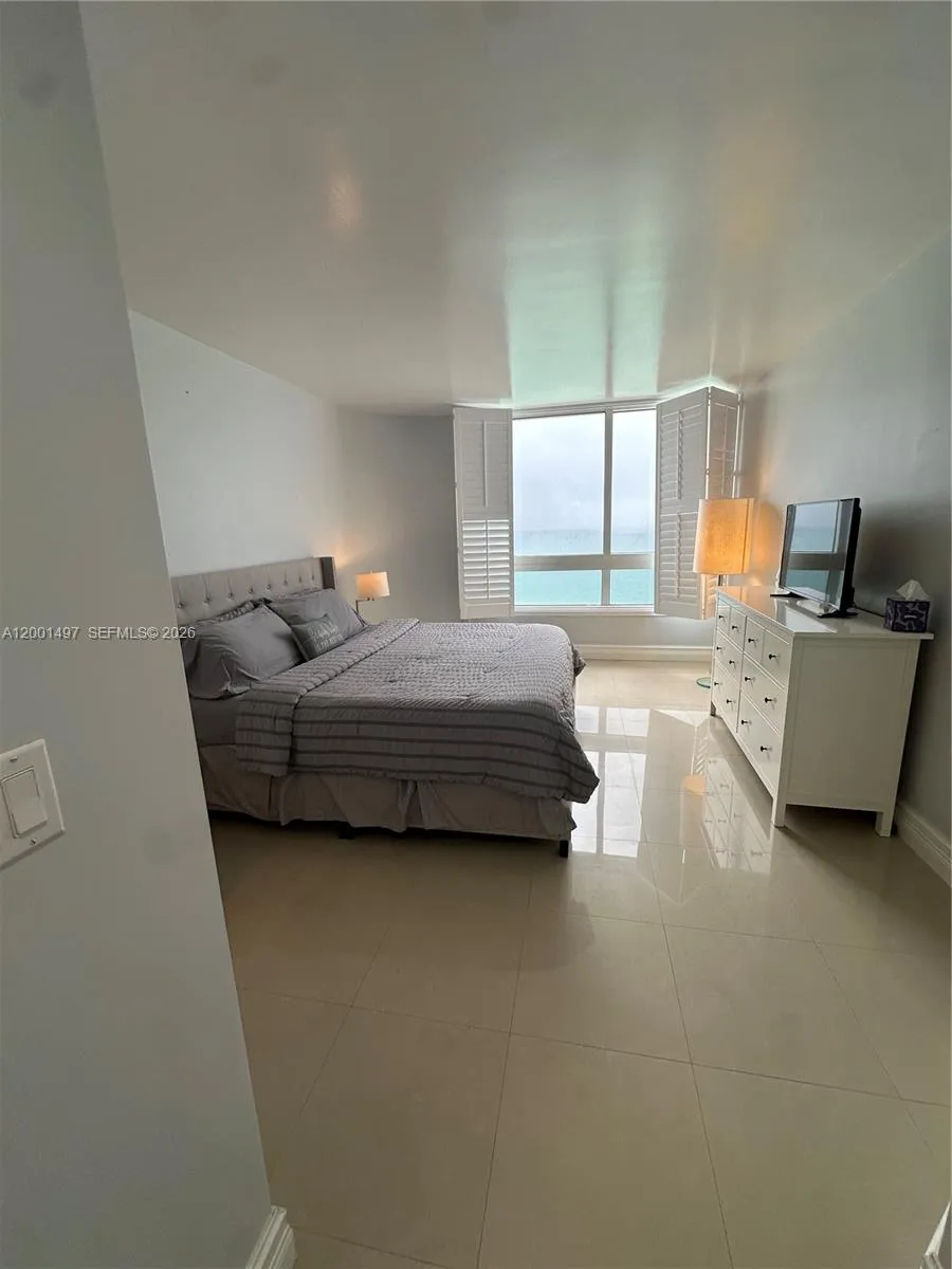 6365 Collins Ave #1703 Miami Beach, FL 33141