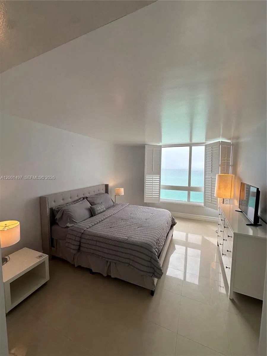 6365 Collins Ave #1703 Miami Beach, FL 33141