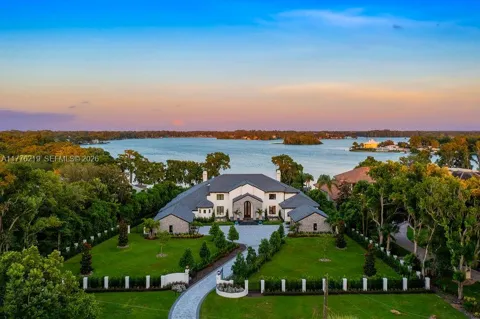 570 Manor Rd, Maitland