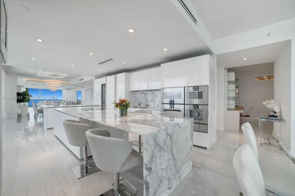 10203 Collins Ave #2501 Bal Harbour, FL 33154