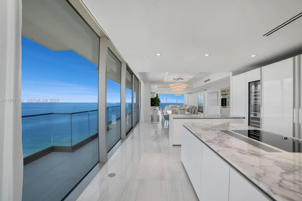 10203 Collins Ave #2501 Bal Harbour, FL 33154