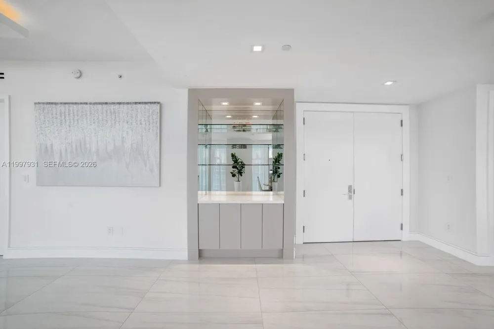 10203 Collins Ave #2501 Bal Harbour, FL 33154