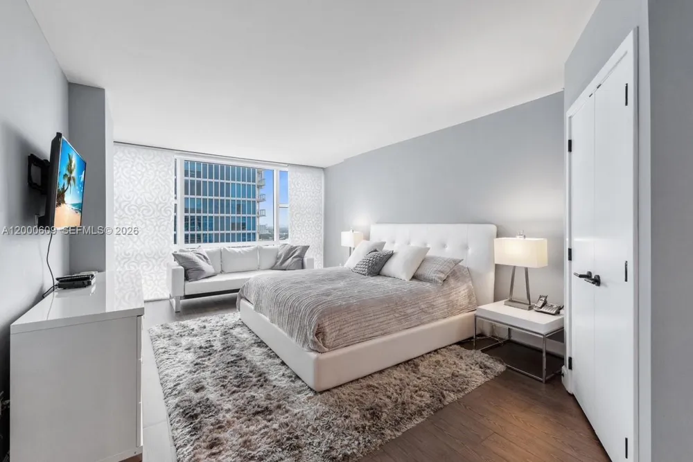 6801 Collins Ave #LPH10 Miami Beach, FL 33141
