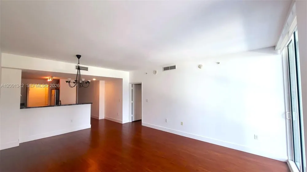 253 NE 2nd St #1004 Miami, FL 33132
