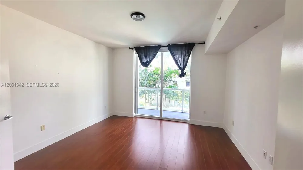 253 NE 2nd St #1004 Miami, FL 33132