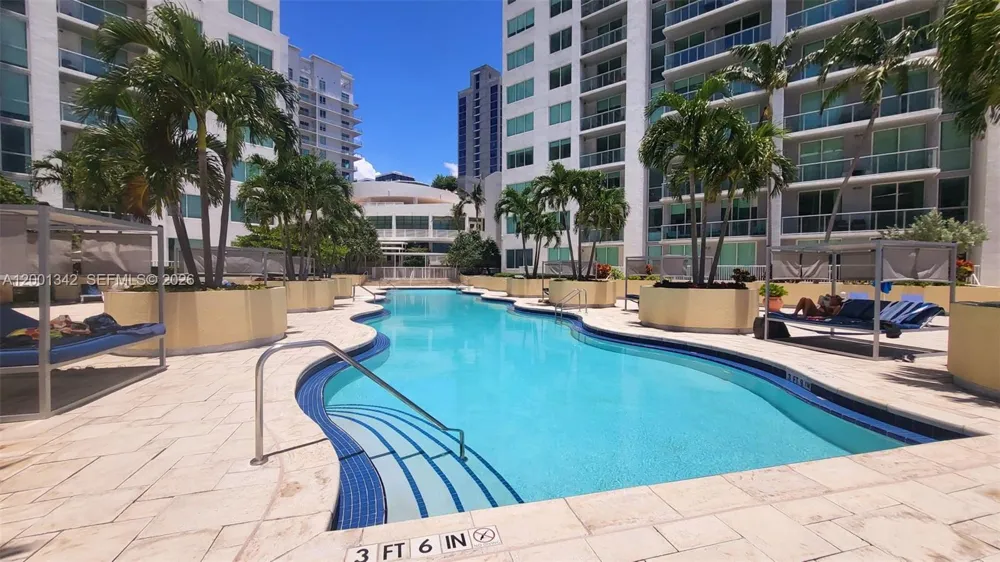253 NE 2nd St #1004 Miami, FL 33132