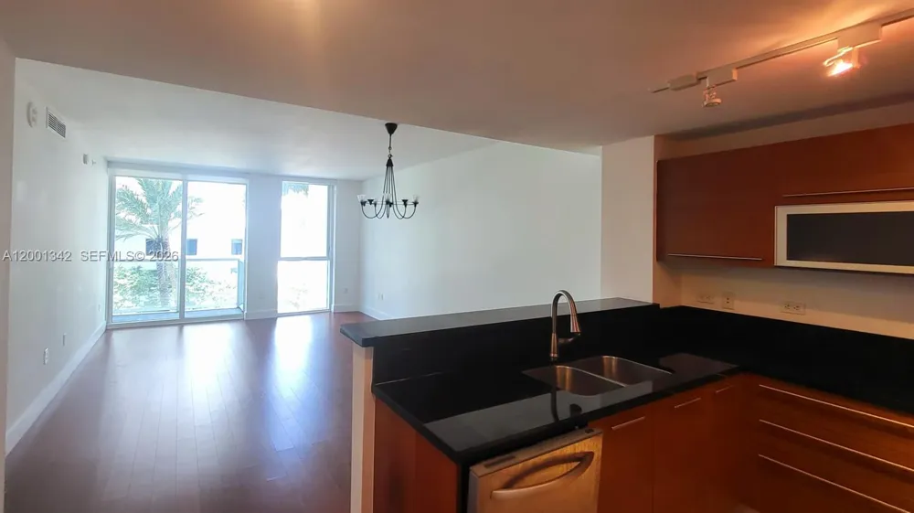 253 NE 2nd St #1004 Miami, FL 33132