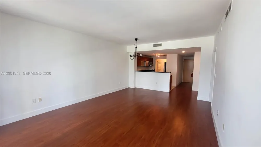 253 NE 2nd St #1004 Miami, FL 33132