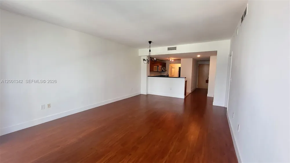 253 NE 2nd St #1004 Miami, FL 33132
