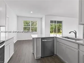 209 SE 26TH TER Cape Coral, FL 33904