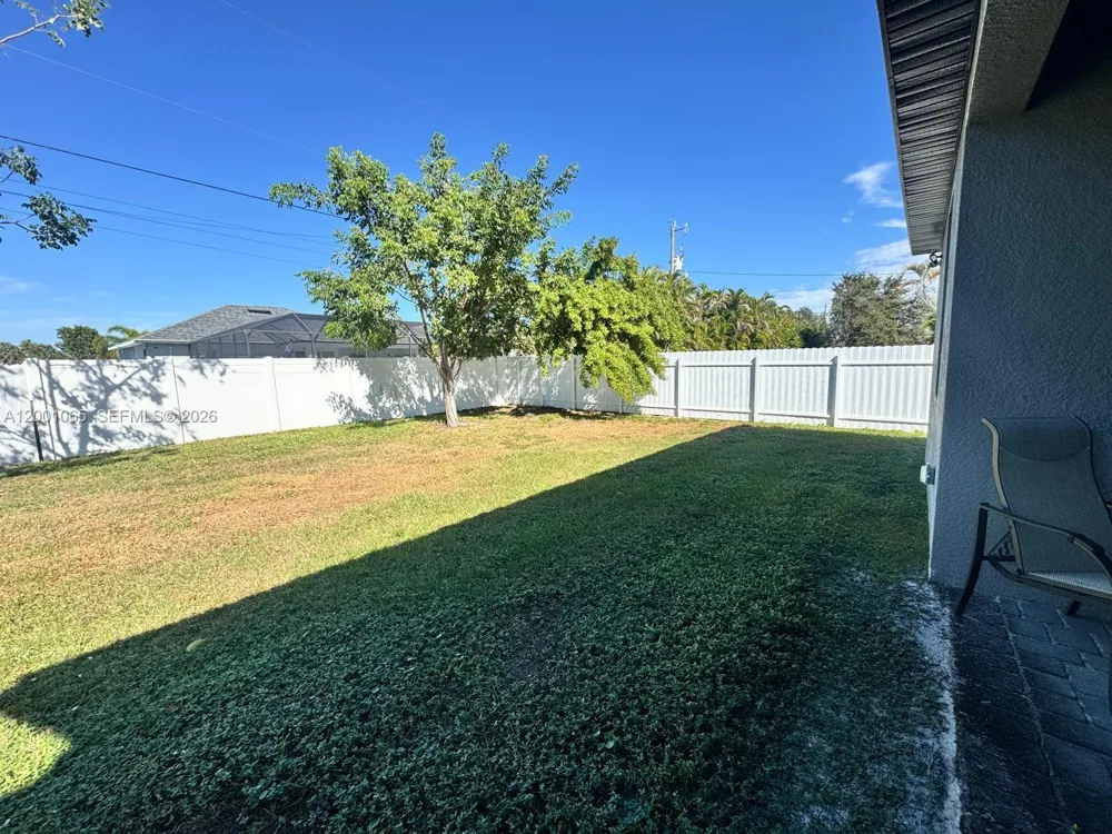 209 SE 26TH TER Cape Coral, FL 33904