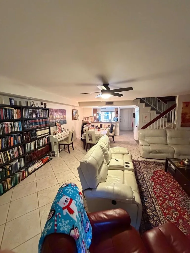 2661 NE 164th St #40 North Miami Beach, FL 33160