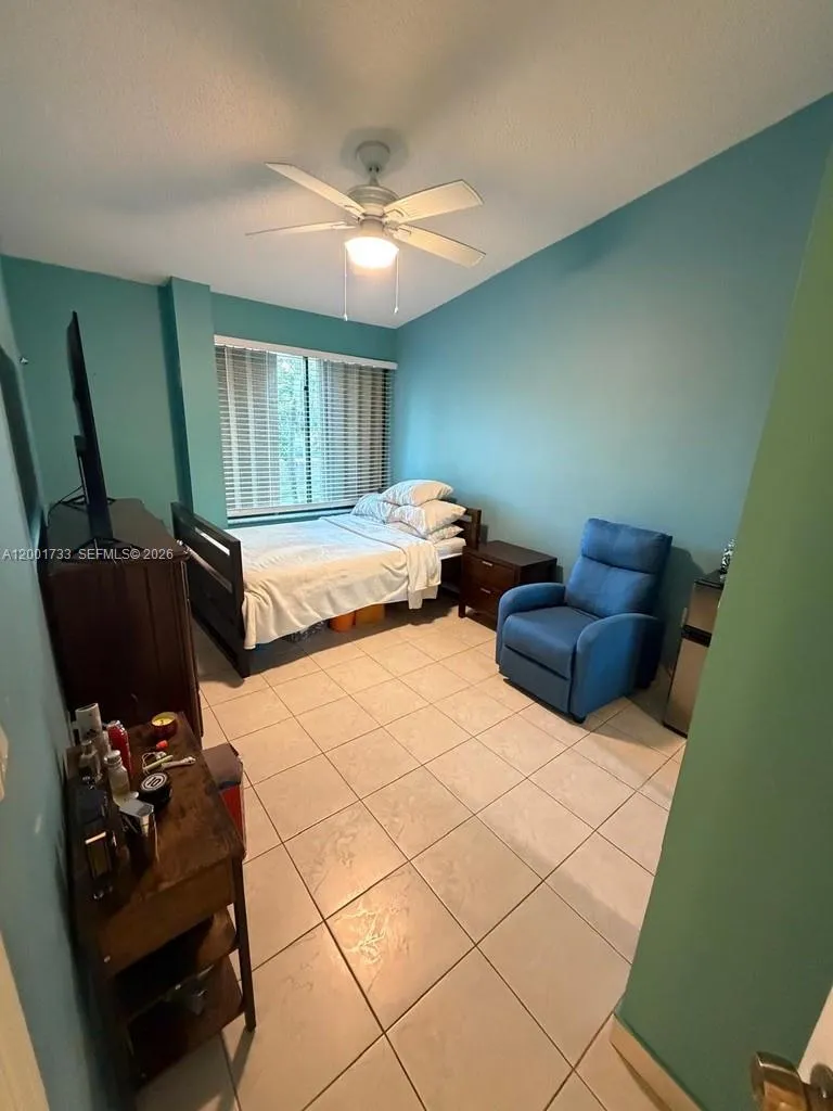 2661 NE 164th St #40 North Miami Beach, FL 33160