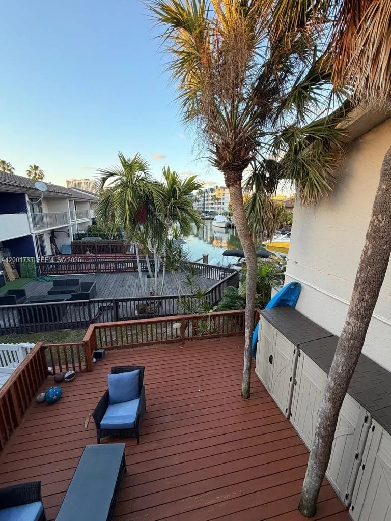 2661 NE 164th St #40 North Miami Beach, FL 33160