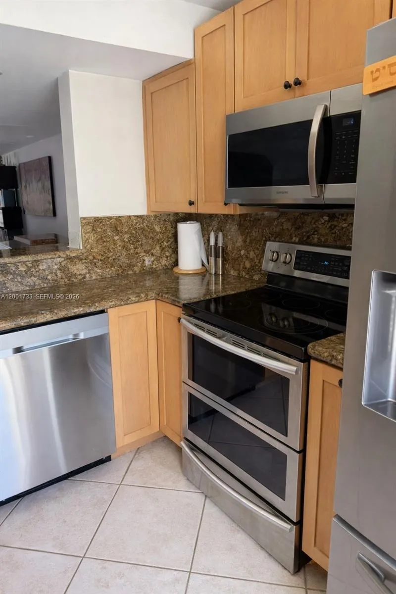 2661 NE 164th St #40 North Miami Beach, FL 33160