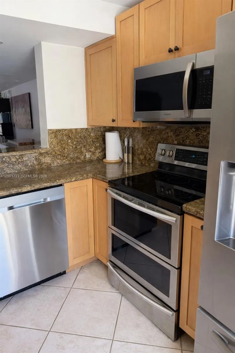2661 NE 164th St #40 North Miami Beach, FL 33160