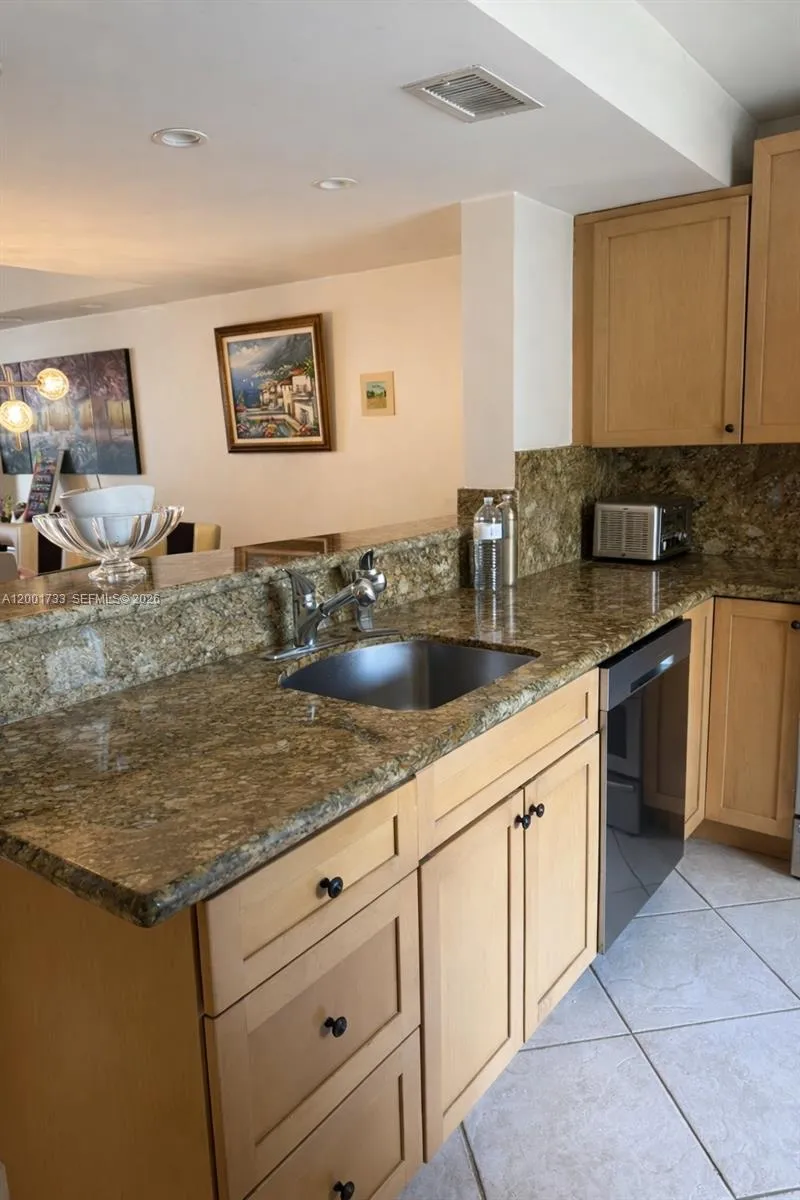 2661 NE 164th St #40 North Miami Beach, FL 33160