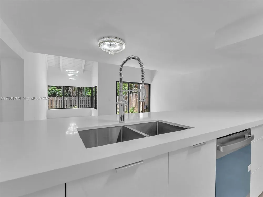 3427 Atlanta Dr Hollywood, FL 33021