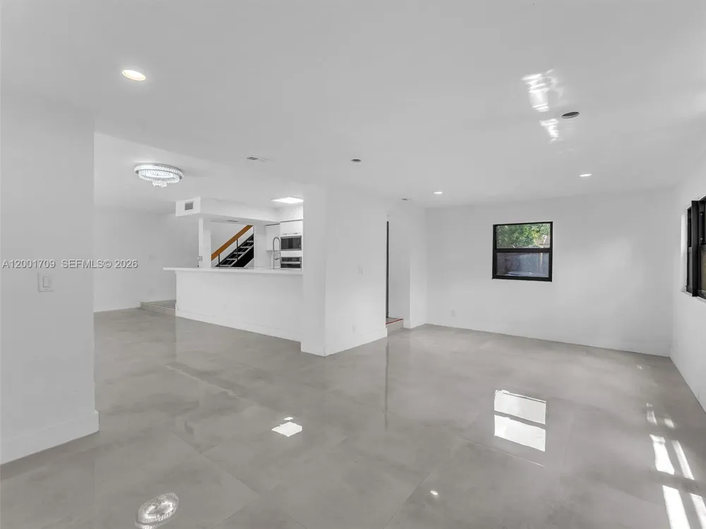 3427 Atlanta Dr Hollywood, FL 33021