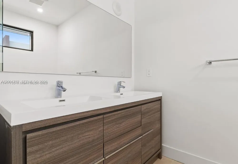 4130 Oak Pl #4130 Dania Beach, FL 33314