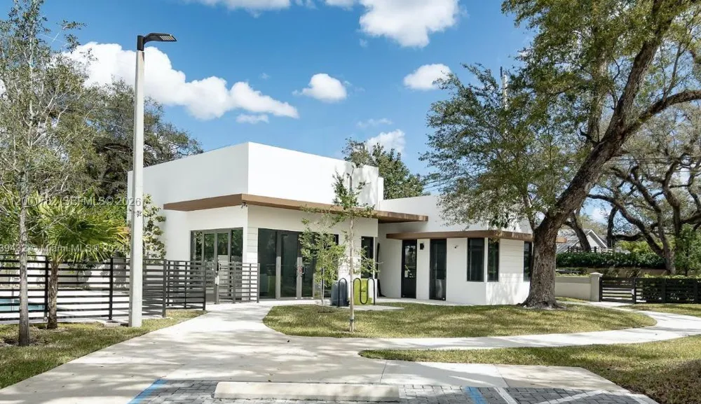 4130 Oak Pl #4130 Dania Beach, FL 33314