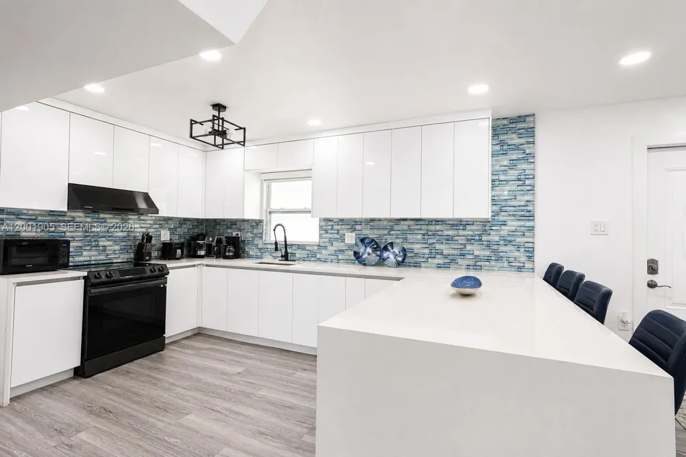 20 Eagle Dr Key Largo, FL 33037