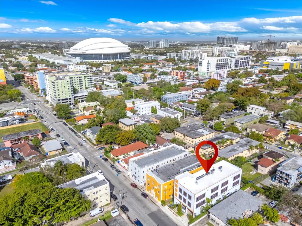1037 NW 2nd St Miami, FL 33128