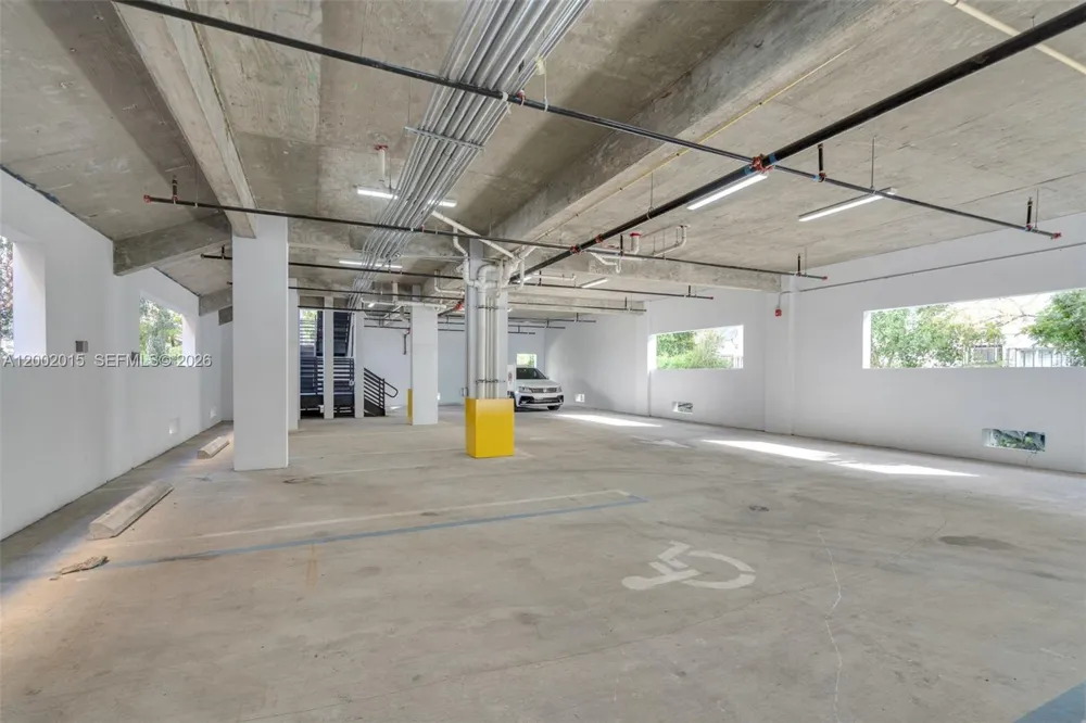 1037 NW 2nd St Miami, FL 33128
