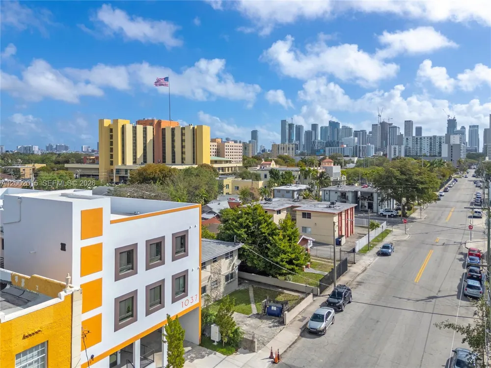 1037 NW 2nd St Miami, FL 33128