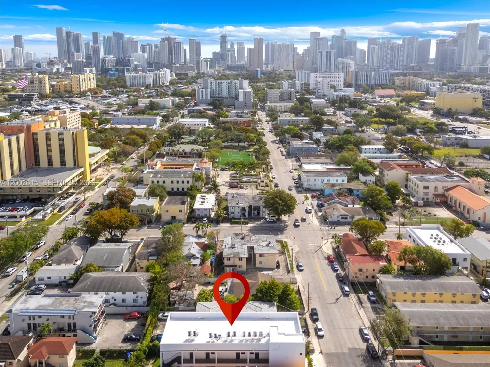 1037 NW 2nd St Miami, FL 33128