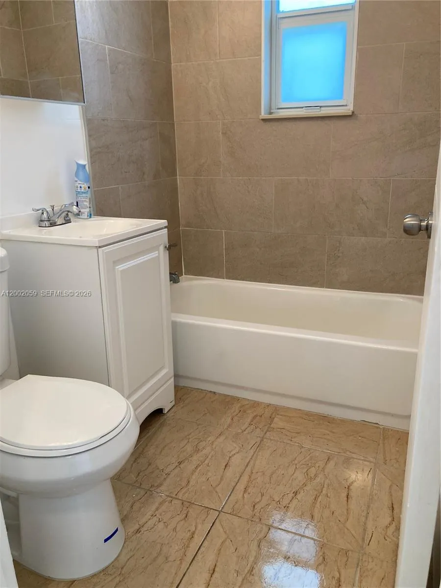 1815 NW 1st CT #8 Miami, FL 33136