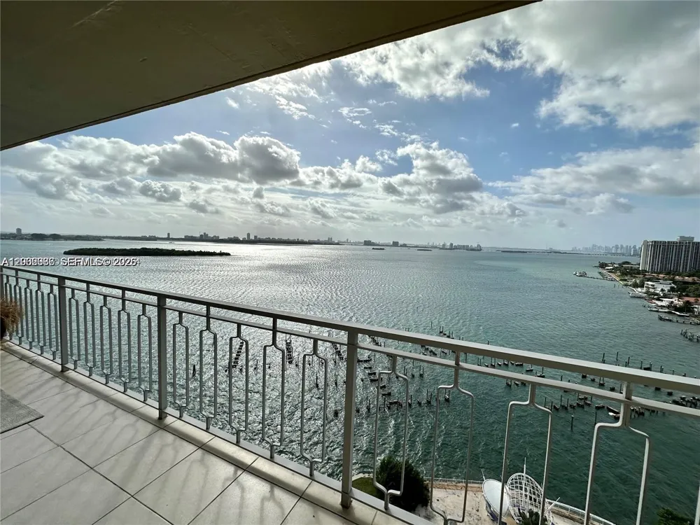 11111 Biscayne Blvd #18E Miami, FL 33181