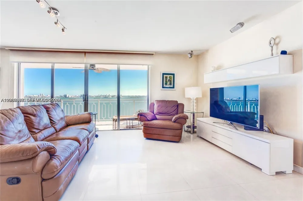 11111 Biscayne Blvd #18E Miami, FL 33181