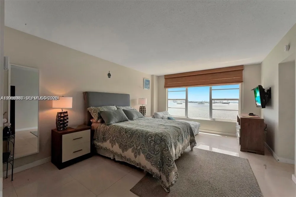 11111 Biscayne Blvd #18E Miami, FL 33181