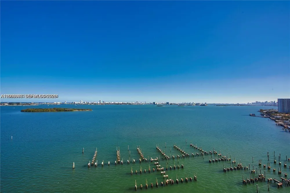 11111 Biscayne Blvd #18E Miami, FL 33181